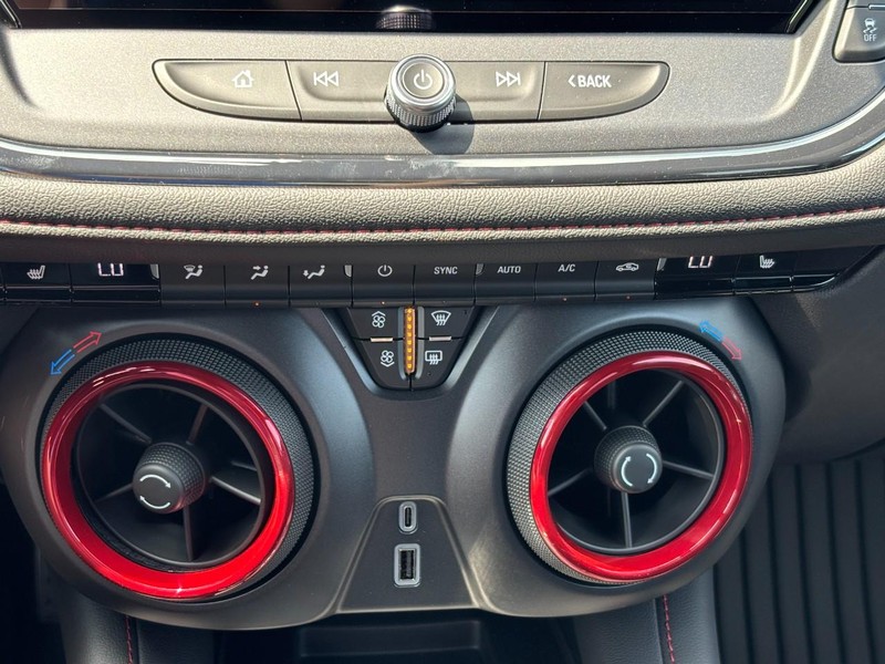 Chevrolet Blazer Vehicle Full-screen Gallery Image 18