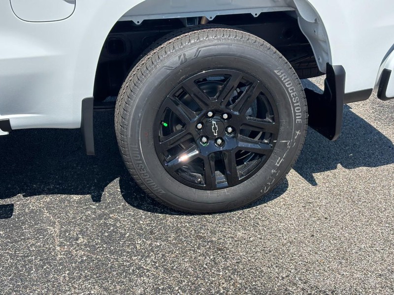 Chevrolet Silverado 1500 Vehicle Full-screen Gallery Image 4