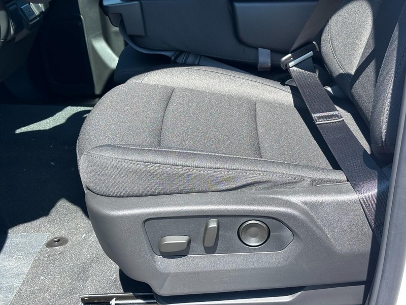 Chevrolet Silverado 1500 Vehicle Full-screen Gallery Image 10
