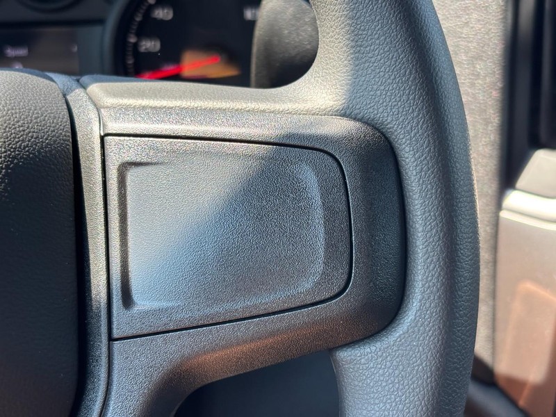 Chevrolet Silverado 1500 Vehicle Full-screen Gallery Image 13
