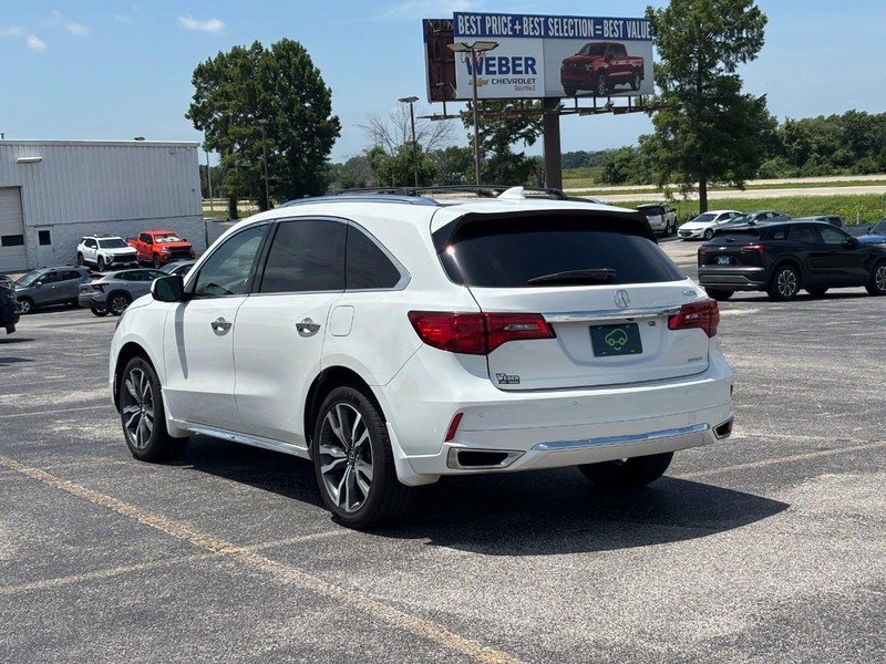 Acura MDX Vehicle Full-screen Gallery Image 03