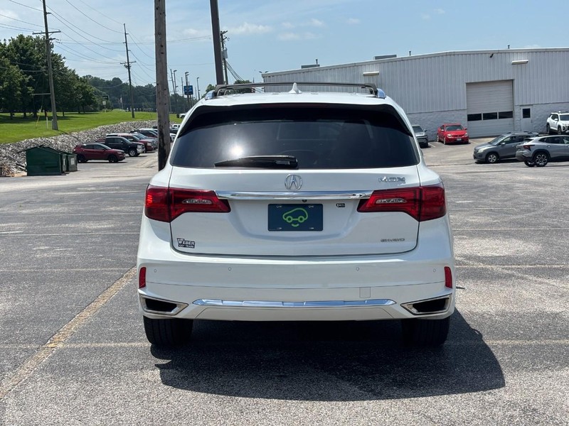 Acura MDX Vehicle Full-screen Gallery Image 04