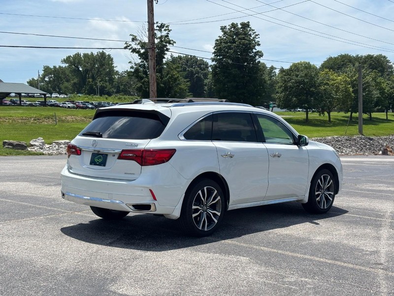 Acura MDX Vehicle Full-screen Gallery Image 05