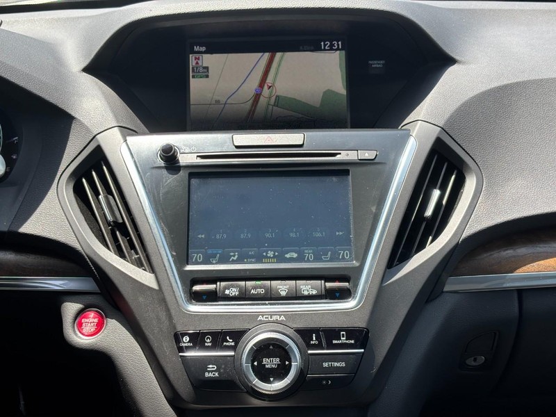 Acura MDX Vehicle Full-screen Gallery Image 15