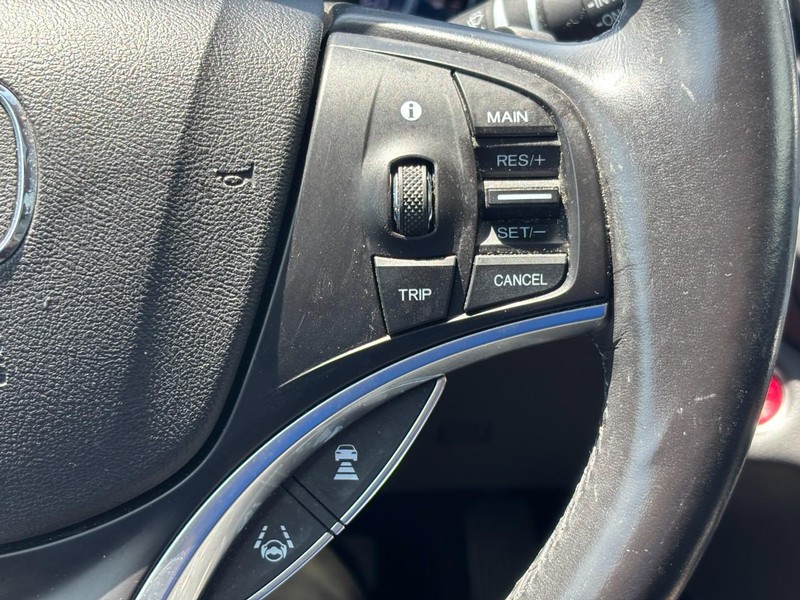 Acura MDX Vehicle Full-screen Gallery Image 20