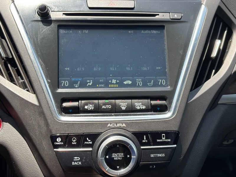 Acura MDX Vehicle Full-screen Gallery Image 24