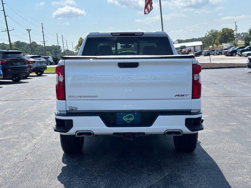 Chevrolet Silverado 1500 Vehicle Full-screen Gallery Image 4
