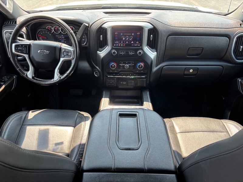 Chevrolet Silverado 1500 Vehicle Full-screen Gallery Image 11
