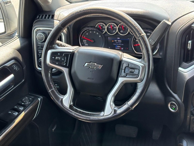 Chevrolet Silverado 1500 Vehicle Full-screen Gallery Image 12