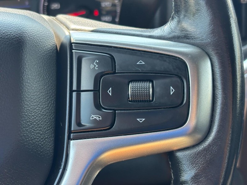 Chevrolet Silverado 1500 Vehicle Full-screen Gallery Image 19