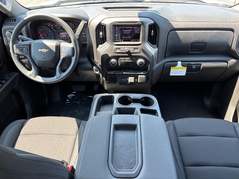 Chevrolet Silverado 1500 Vehicle Full-screen Gallery Image 6