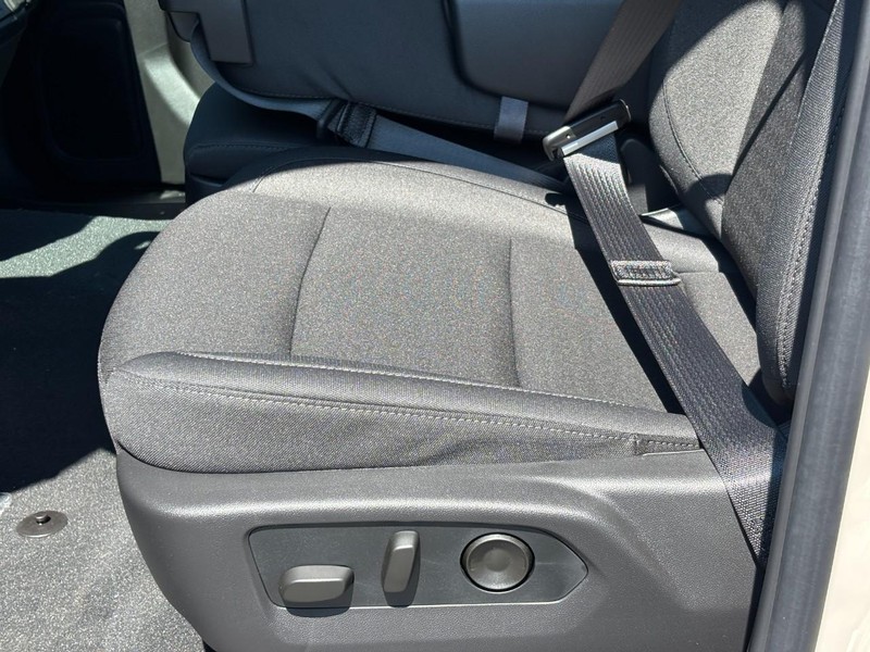 Chevrolet Silverado 1500 Vehicle Full-screen Gallery Image 10