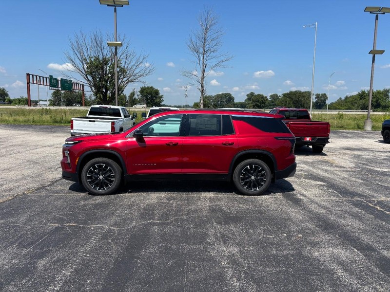 Chevrolet Traverse Vehicle Full-screen Gallery Image 2