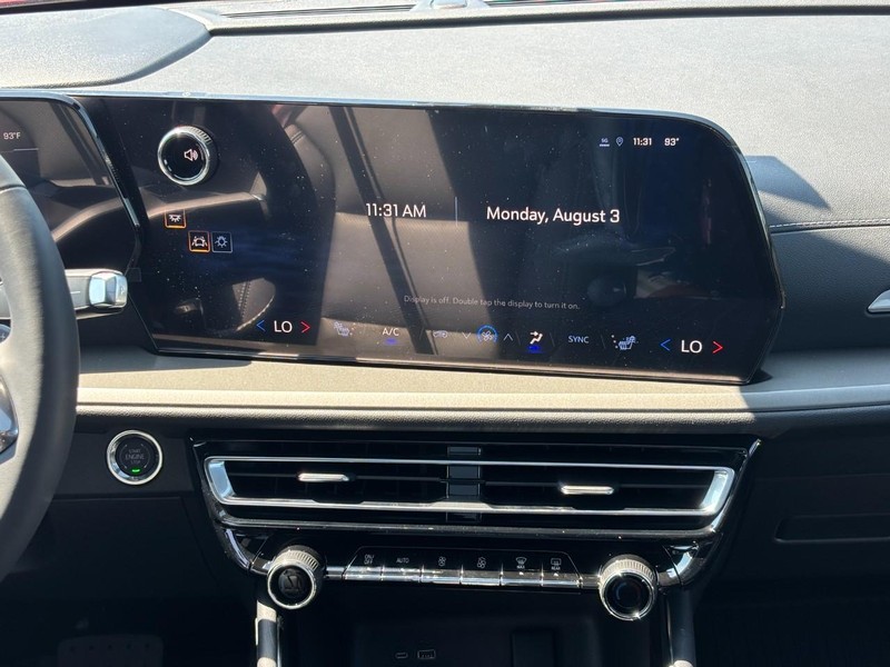 Chevrolet Traverse Vehicle Full-screen Gallery Image 9