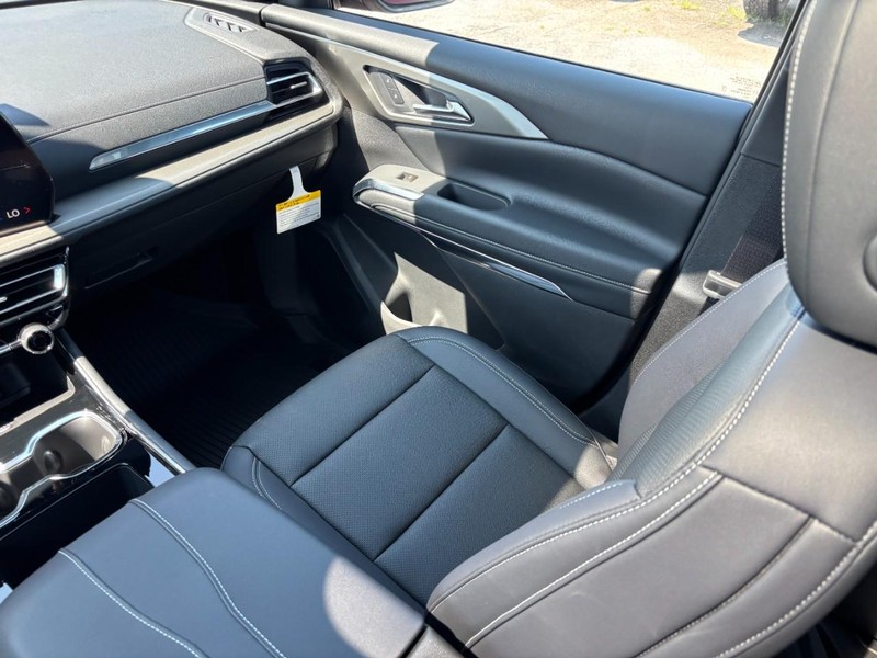 Chevrolet Traverse Vehicle Full-screen Gallery Image 10