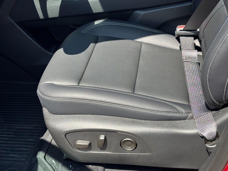 Chevrolet Traverse Vehicle Full-screen Gallery Image 11