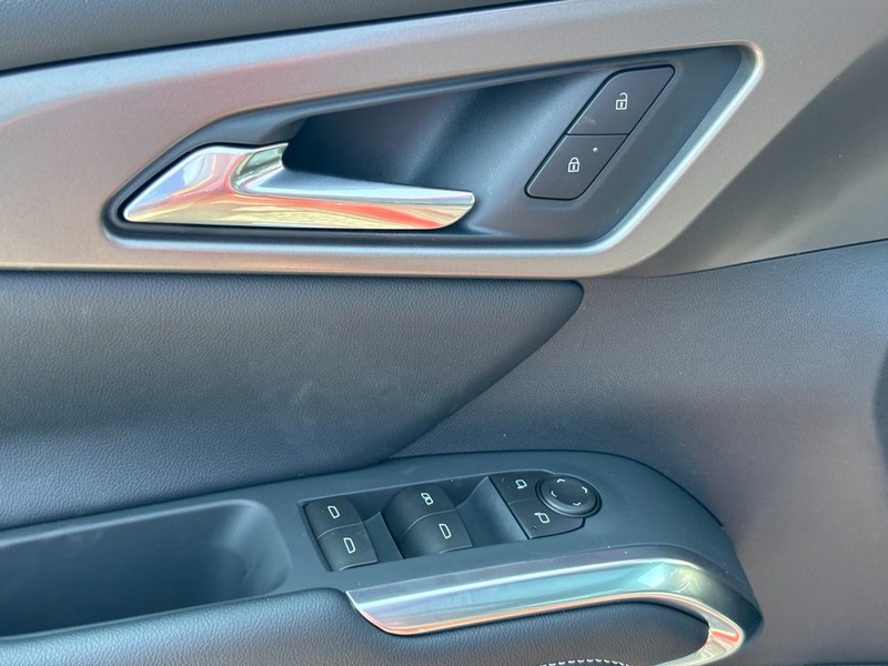 Chevrolet Traverse Vehicle Full-screen Gallery Image 12