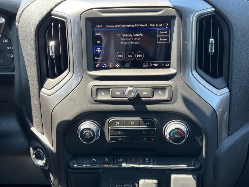 Chevrolet Silverado 1500 Vehicle Full-screen Gallery Image 8