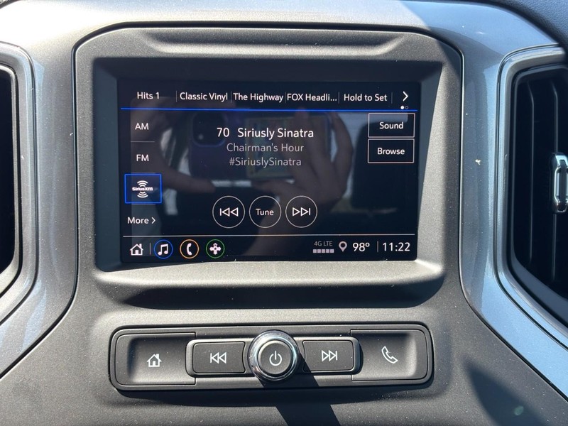 Chevrolet Silverado 1500 Vehicle Full-screen Gallery Image 14