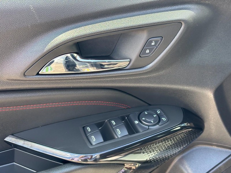 Chevrolet Trax Vehicle Full-screen Gallery Image 16