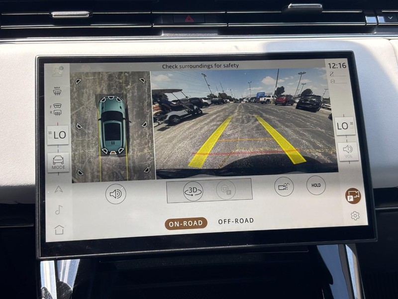 Land Rover Range Rover Sport Vehicle Full-screen Gallery Image 22