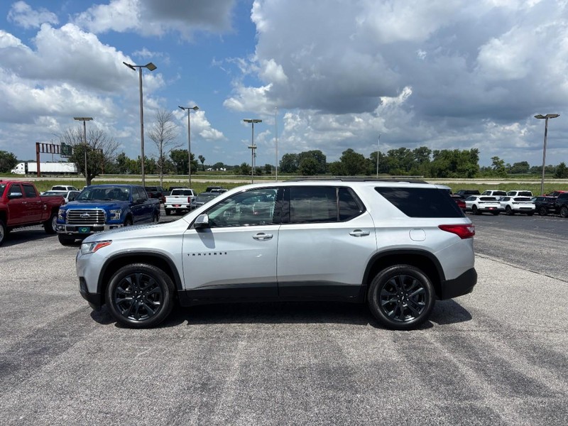 Chevrolet Traverse Vehicle Full-screen Gallery Image 2