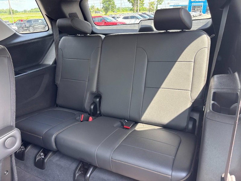 Chevrolet Traverse Vehicle Full-screen Gallery Image 10
