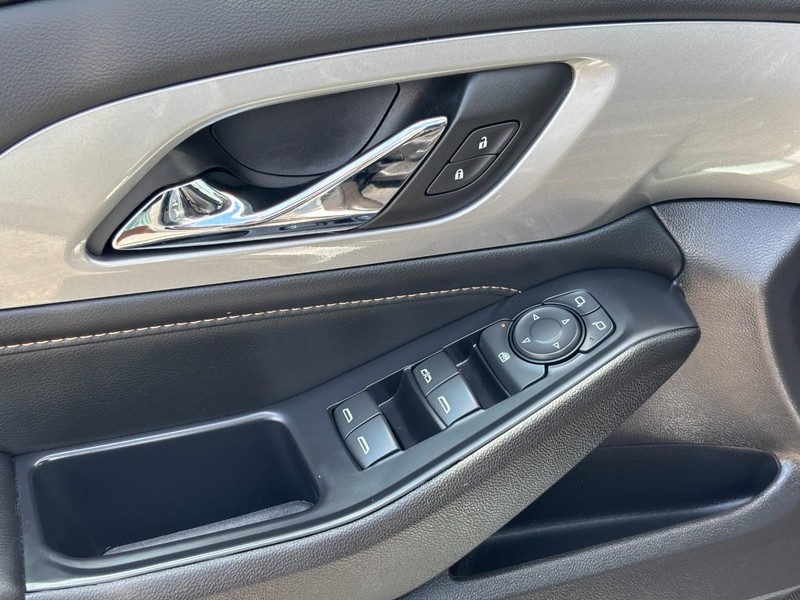 Chevrolet Traverse Vehicle Full-screen Gallery Image 17