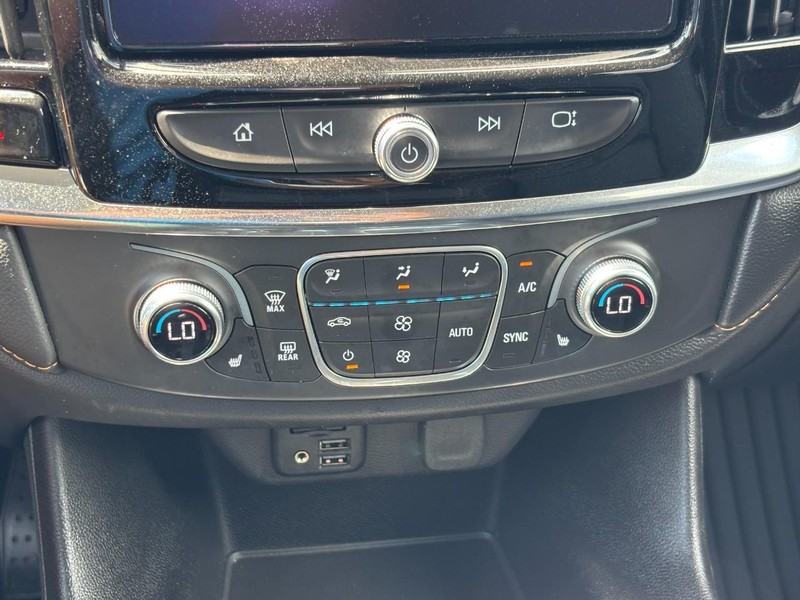 Chevrolet Traverse Vehicle Full-screen Gallery Image 23