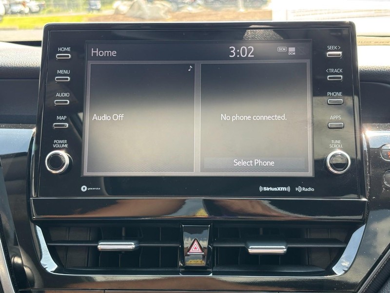 Toyota Camry Vehicle Full-screen Gallery Image 20