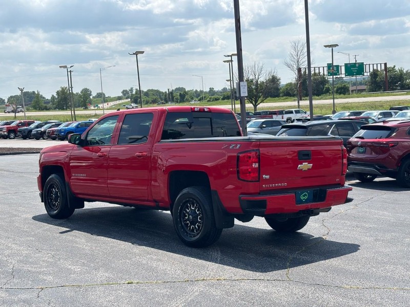 Chevrolet Silverado 1500 Vehicle Full-screen Gallery Image 3