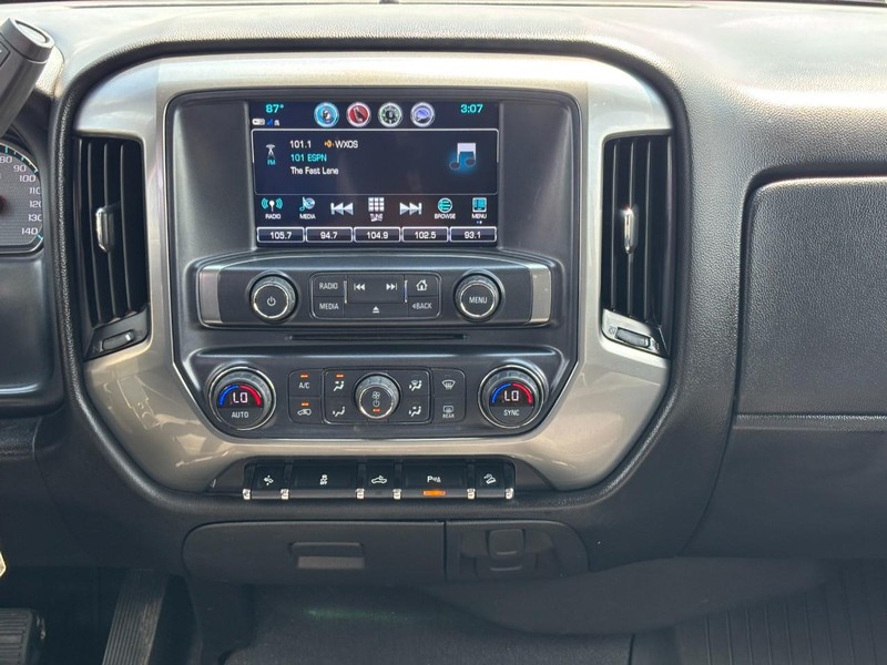 Chevrolet Silverado 1500 Vehicle Full-screen Gallery Image 13