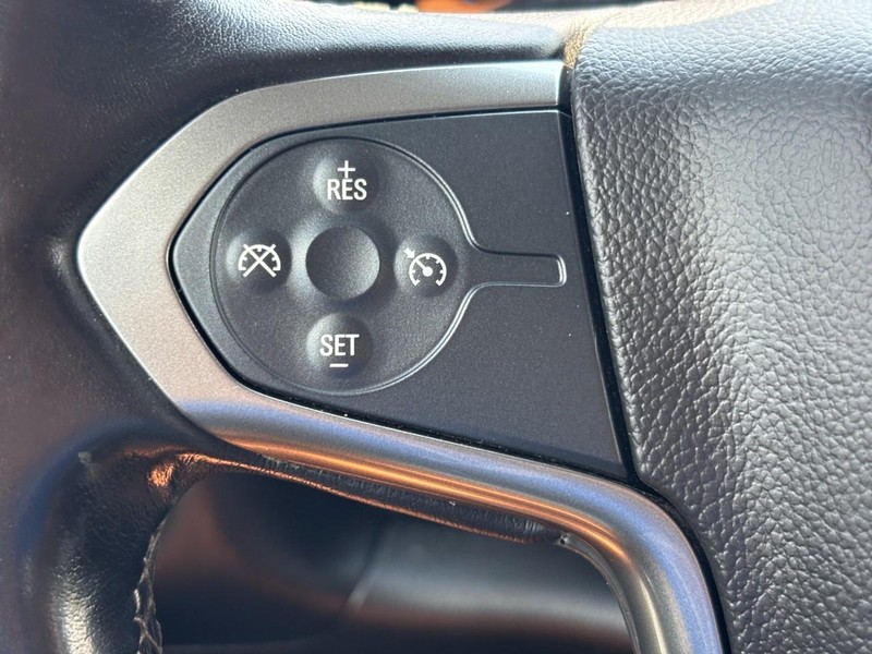 Chevrolet Silverado 1500 Vehicle Full-screen Gallery Image 17