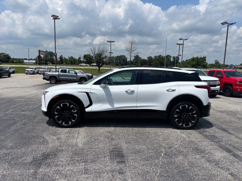 Chevrolet Blazer EV Vehicle Full-screen Gallery Image 02