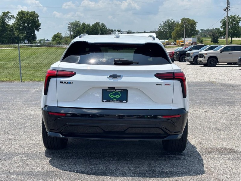Chevrolet Blazer EV Vehicle Full-screen Gallery Image 04