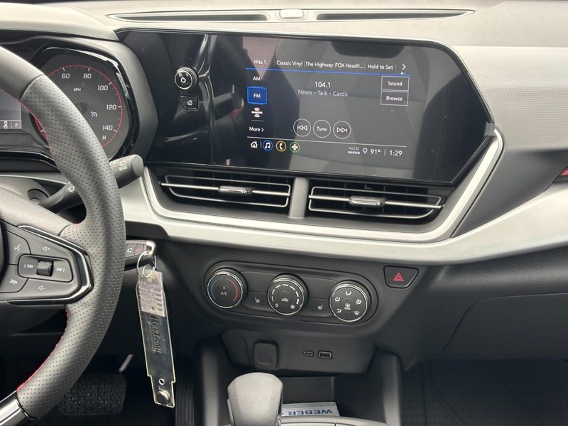 Chevrolet Trax Vehicle Full-screen Gallery Image 9