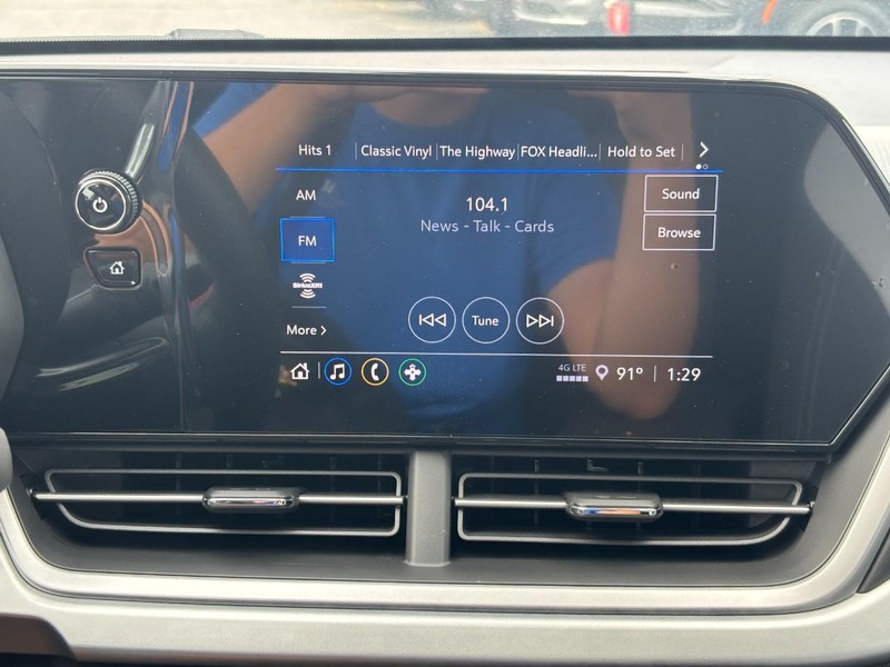 Chevrolet Trax Vehicle Full-screen Gallery Image 16