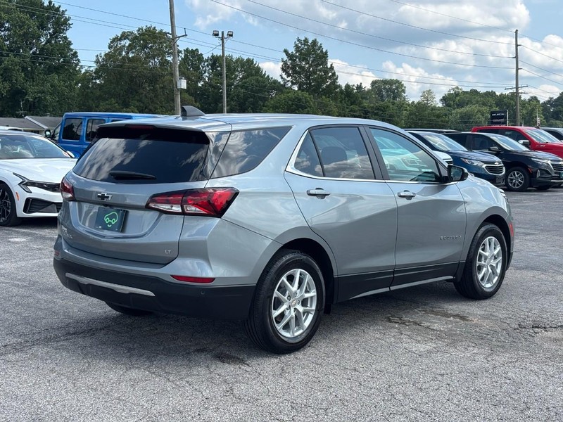 Chevrolet Equinox Vehicle Full-screen Gallery Image 5