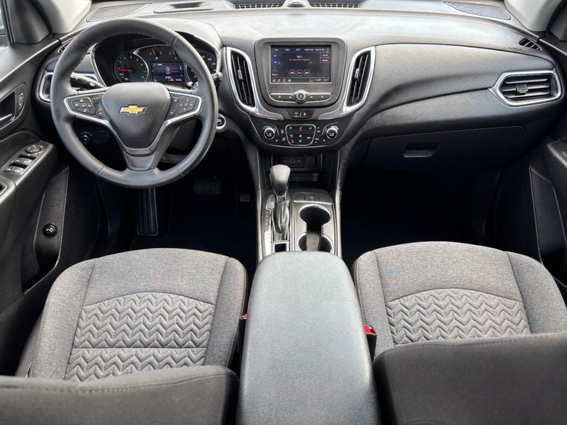 Chevrolet Equinox Vehicle Full-screen Gallery Image 11