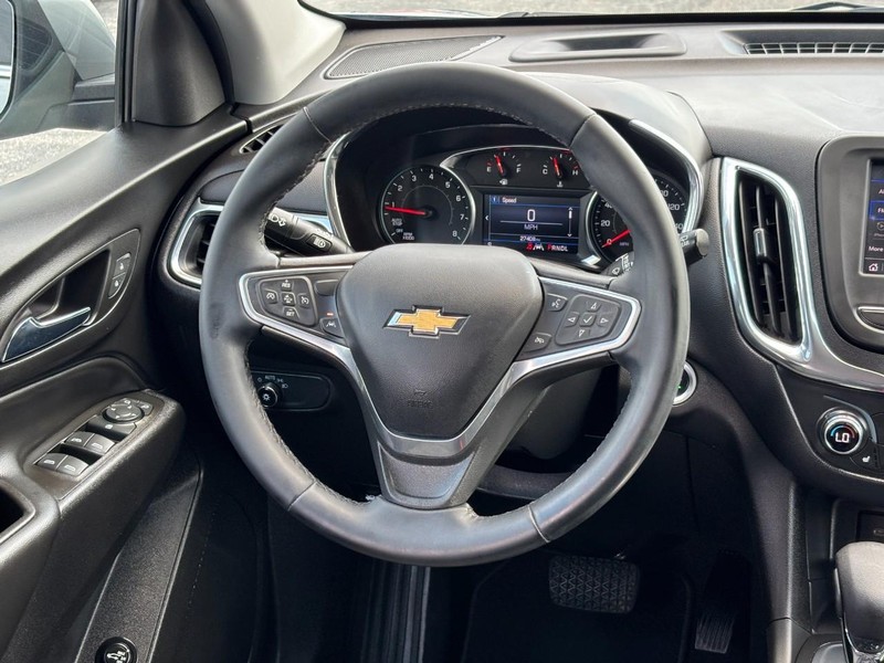 Chevrolet Equinox Vehicle Full-screen Gallery Image 12