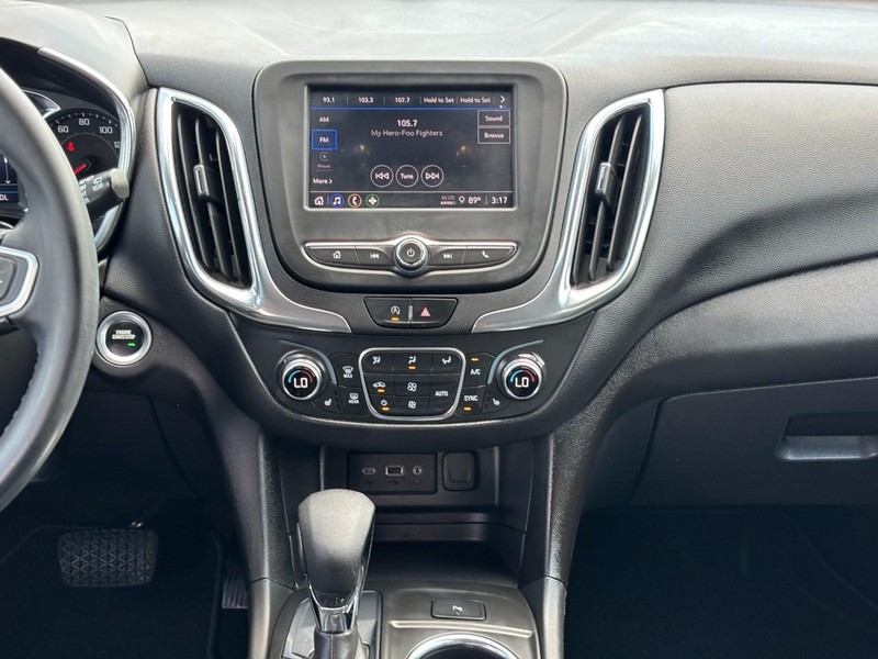 Chevrolet Equinox Vehicle Full-screen Gallery Image 13