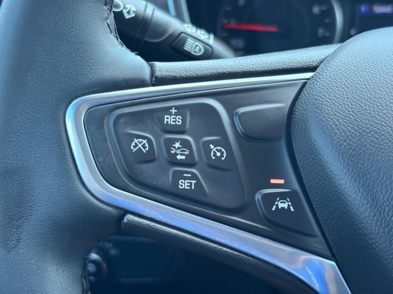 Chevrolet Equinox Vehicle Full-screen Gallery Image 17