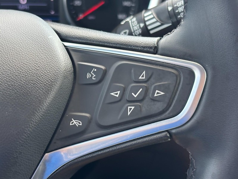 Chevrolet Equinox Vehicle Full-screen Gallery Image 18