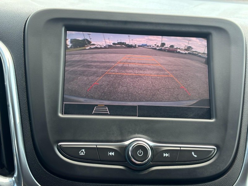 Chevrolet Equinox Vehicle Full-screen Gallery Image 21