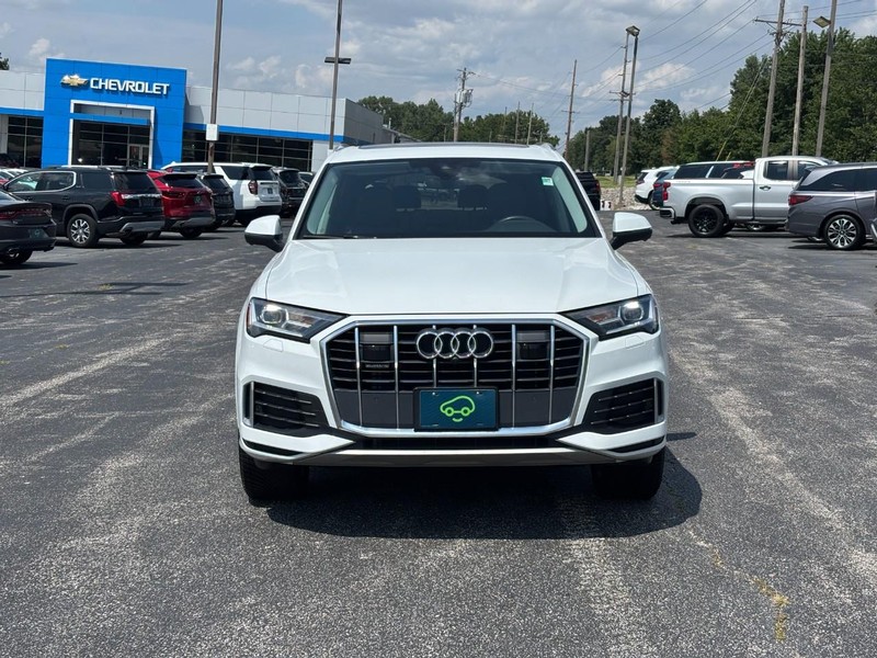 Audi Q7 Vehicle Full-screen Gallery Image 08