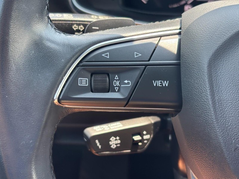 Audi Q7 Vehicle Full-screen Gallery Image 18