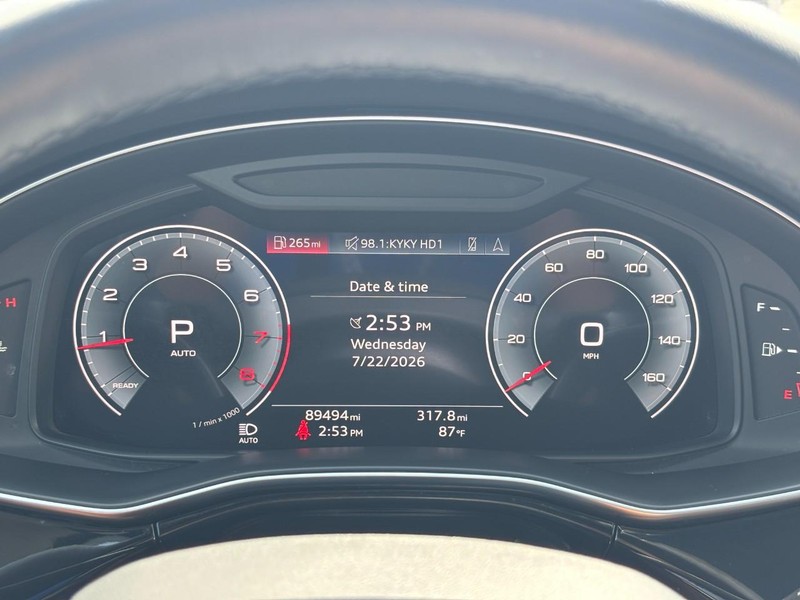 Audi Q7 Vehicle Full-screen Gallery Image 20
