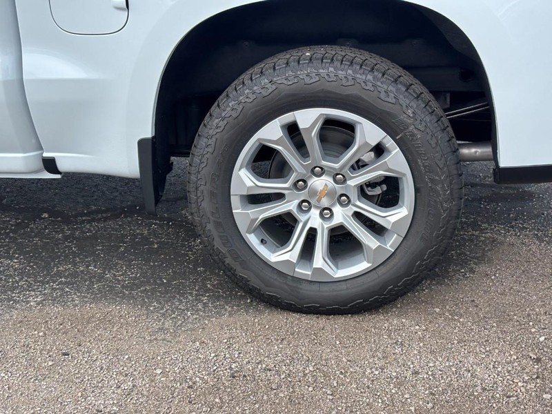 Chevrolet Silverado 1500 Vehicle Full-screen Gallery Image 4