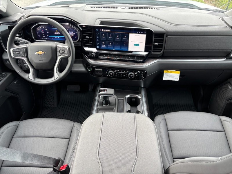 Chevrolet Silverado 1500 Vehicle Full-screen Gallery Image 6