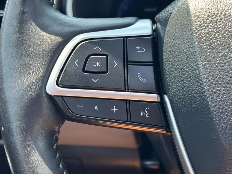 Toyota Highlander Vehicle Full-screen Gallery Image 20